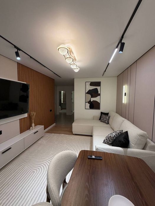 Продам квартиру Метро Космонавтов 3в4/3/4 70м2 дом кирпич