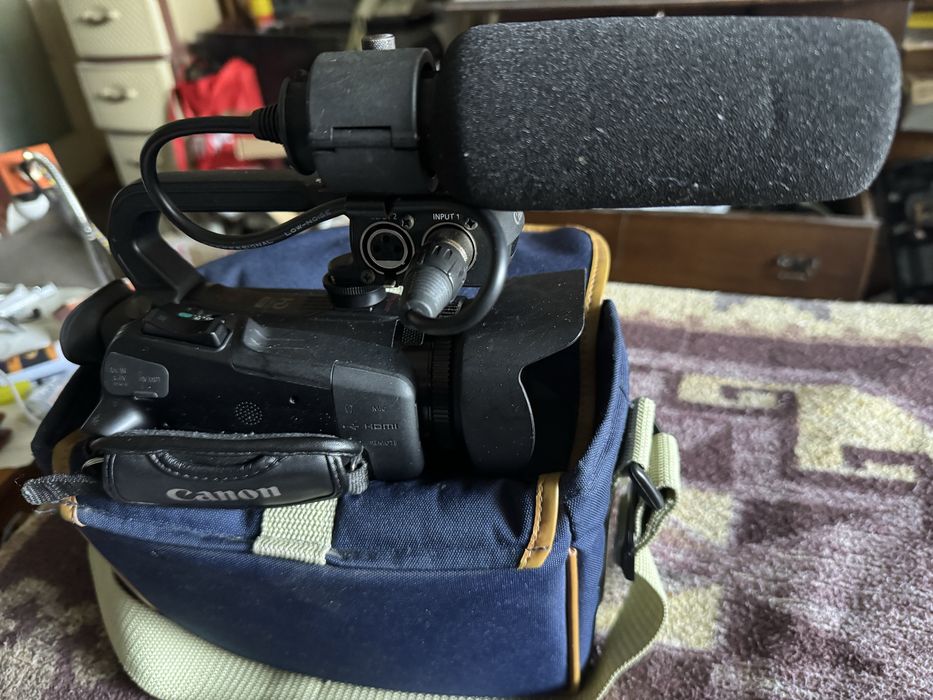 Cameră video Canon XA20