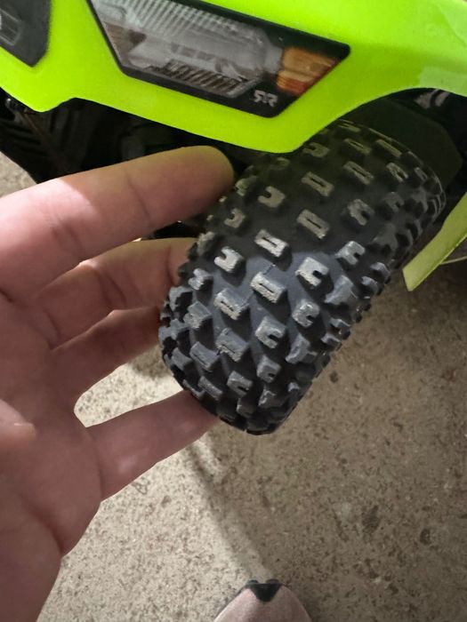 Rc Brushless Arrma Senton aproape noua