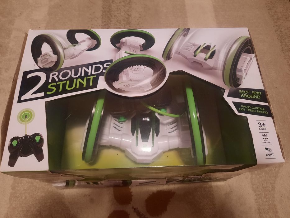 Masinuta acrobatii cu telecomanda