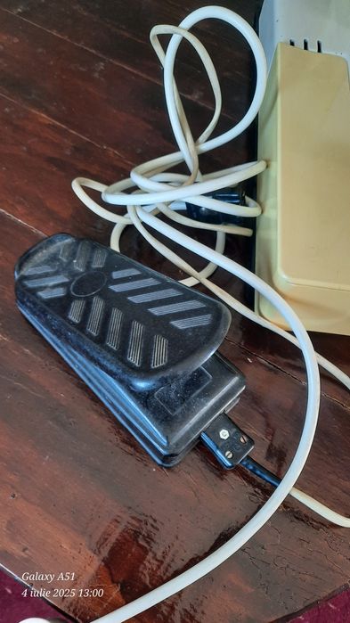 Masina electrica de cusut