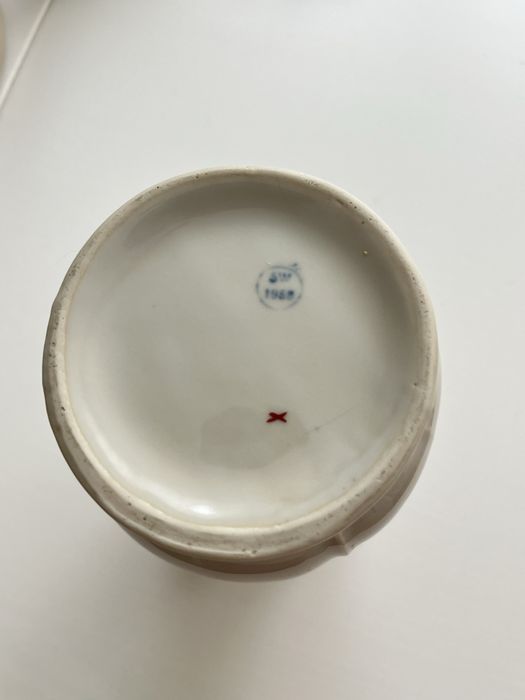 Българска порцеланова ваза