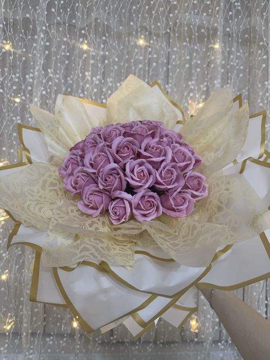 Букет пышный из роз