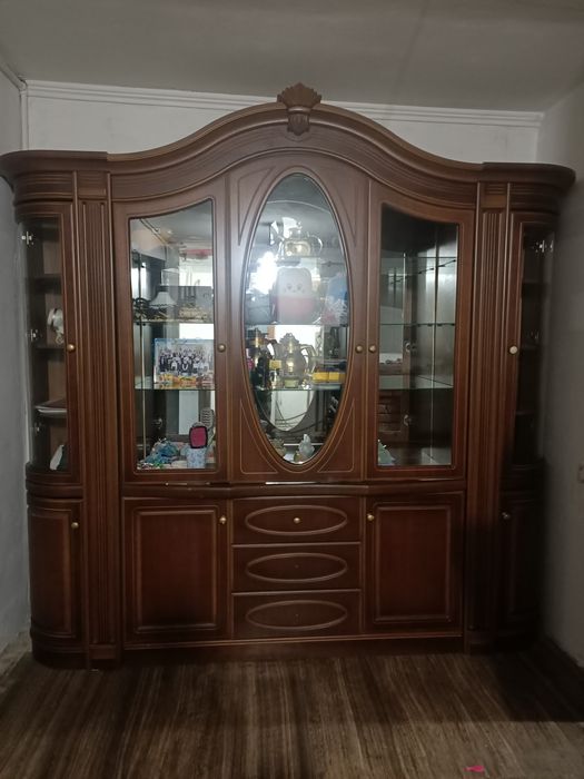 Продам стенку гостиной