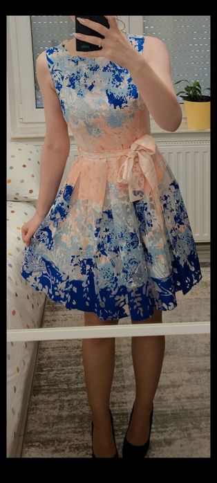 Vând rochie / rochița fete/ domnisoare