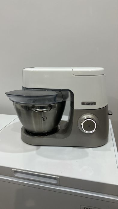 Продаю кухонную машину Kenwood Chef (3.5 л, 1100W)