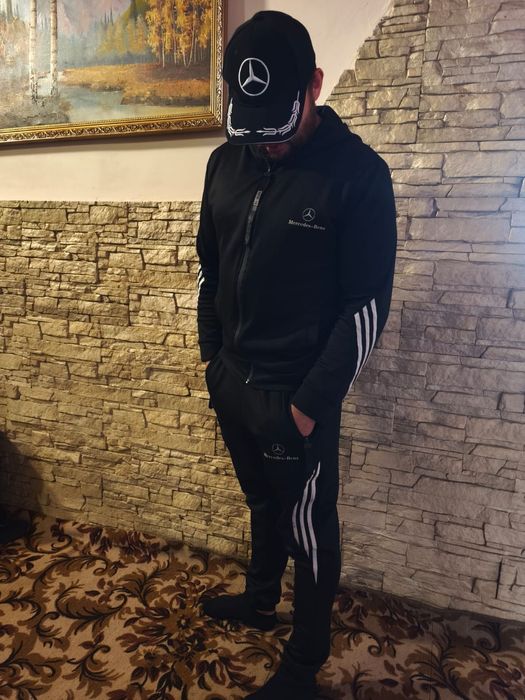 Спортивный костюм