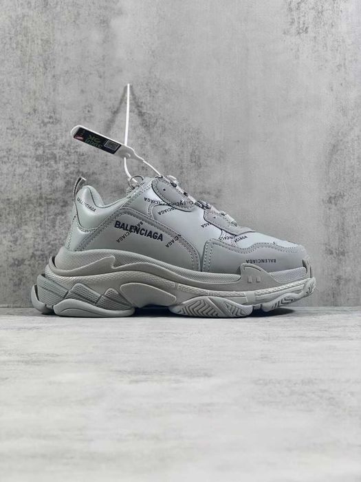 Adidasi Balenciaga Triple S Calitate Premium