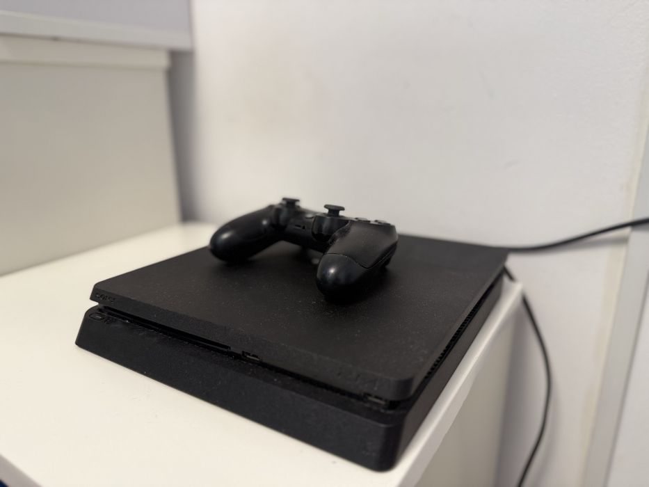 vand playstation 4 capacitate 1 tb