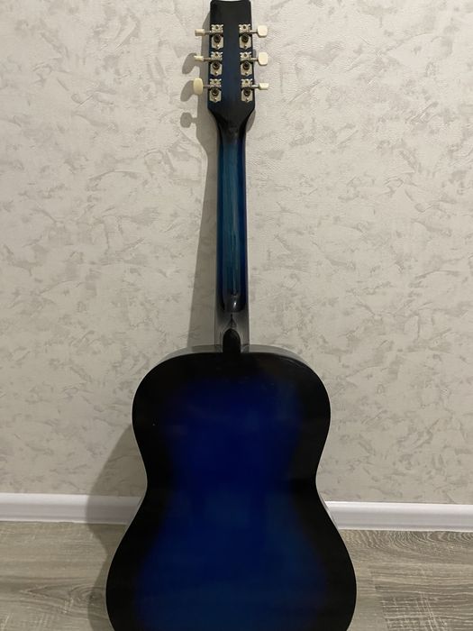 Продам гитару в отличном состоянии