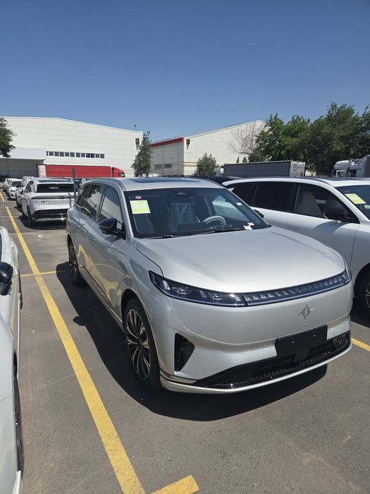 **Dongfeng 008 EV 610 KM 2026