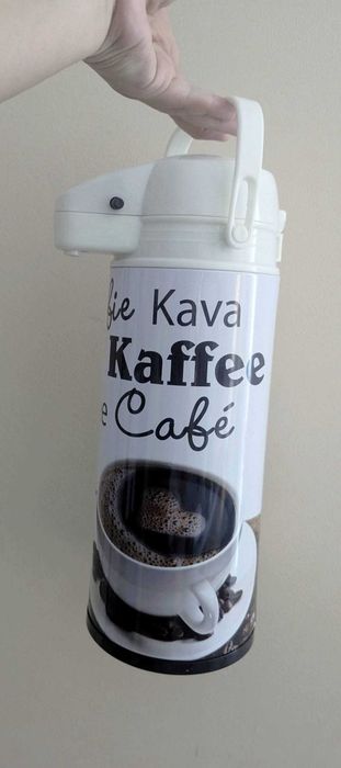 Голям термос за кафе и чай