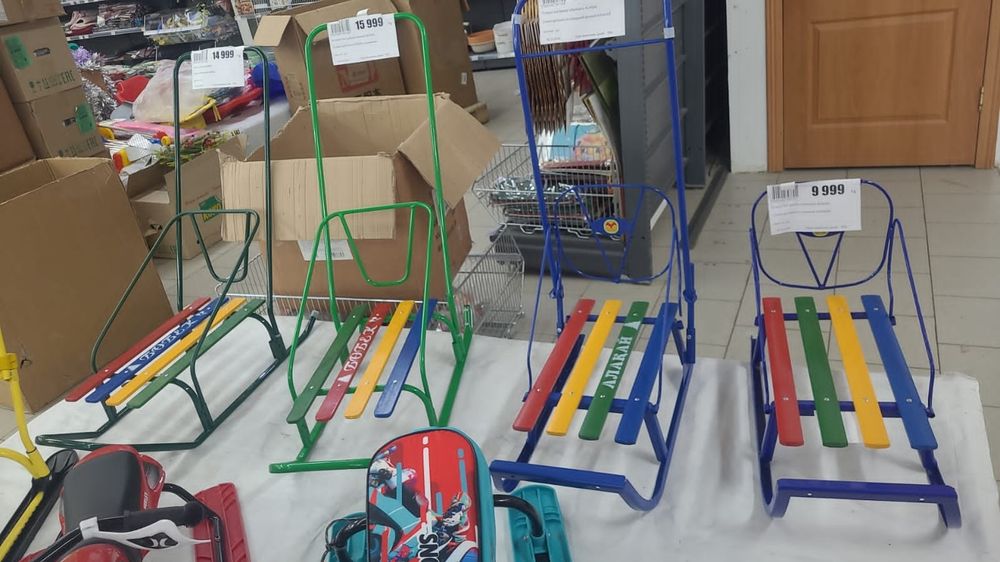 Продам новые санки 15тыс