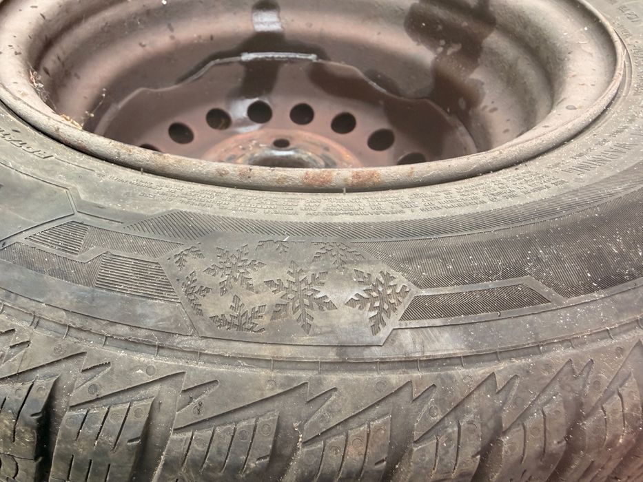 4 зимни гуми с джанти – 165/70 R13