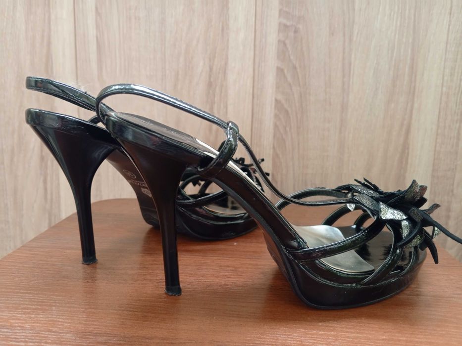 Босоножки на шпильке (б/У)