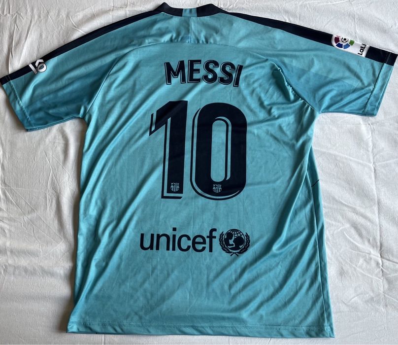 Тениска на Меси на Барса L размер