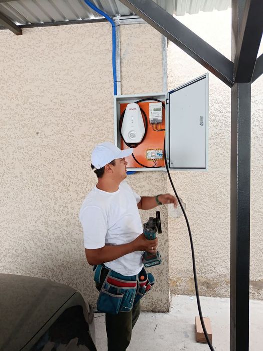 Установка зарядное устройство для Электромобилей.
7квт зарядка установ