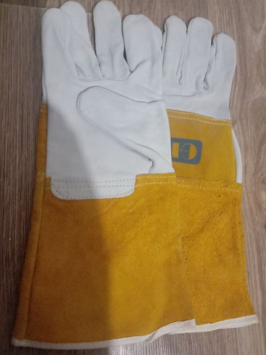Продам перчатки Новые