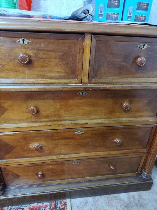 Продам комод из массива