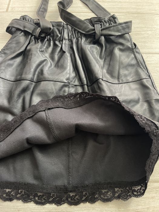 Кожена пола с колан