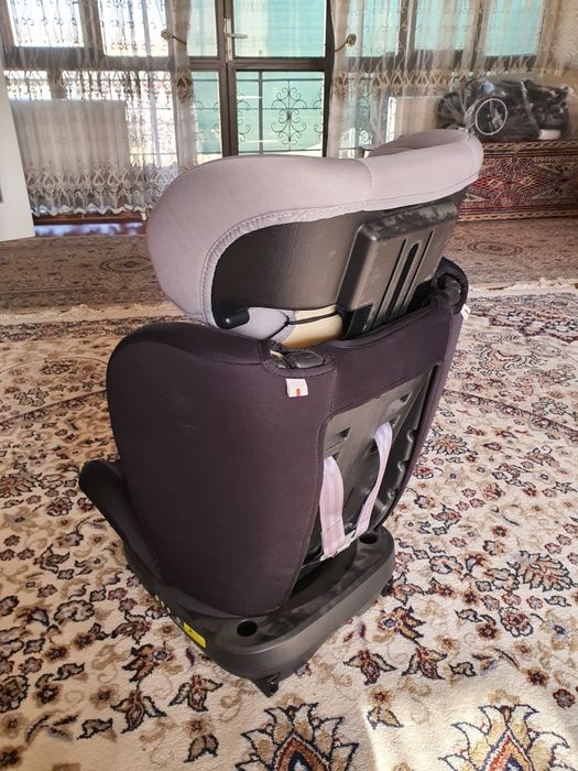 Детское кресло на авто в харошим состаяне е