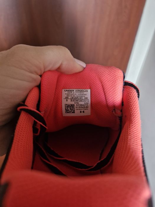 Дамски маратонки Under Armour HOVR Turbulence, черно и розово,номер 39