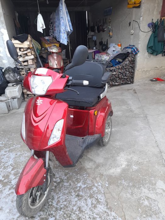 De vanzare: motociclu volta