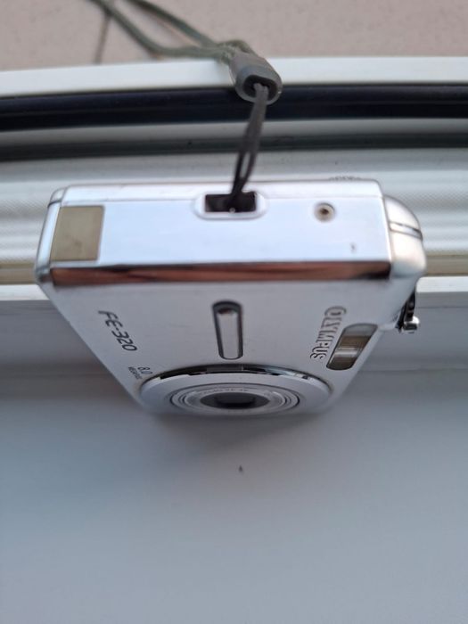 Aparat foto compact Olympus FE 230