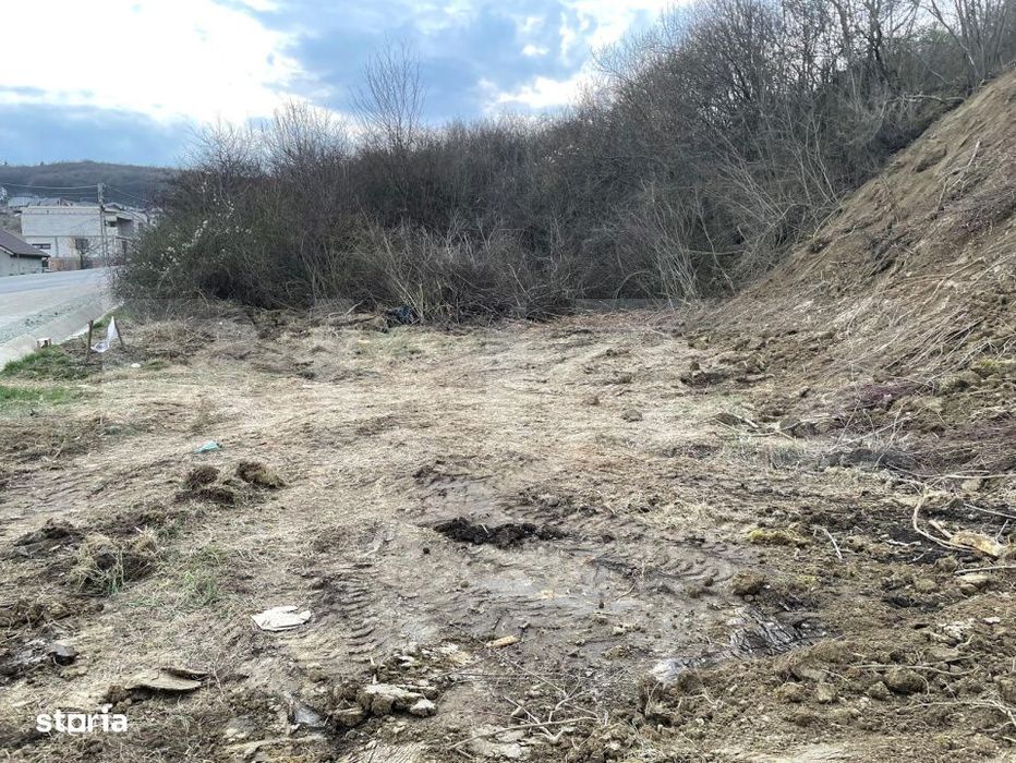 Teren intravilan 1.525 mp – Valea Jelnei, aproape de Bistrita, negoc