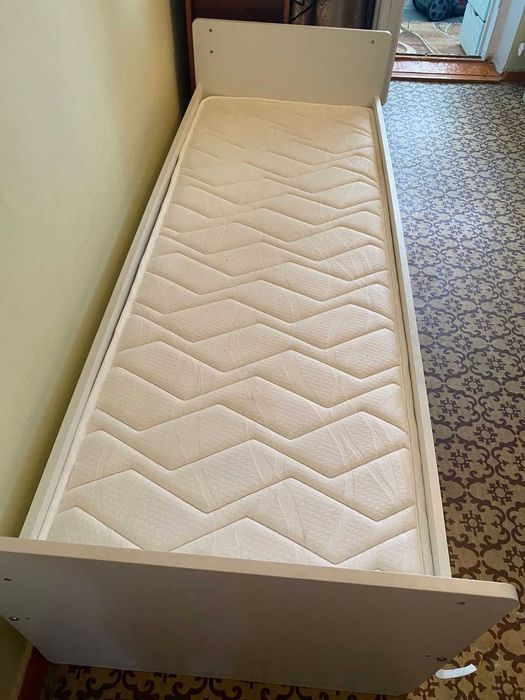 Детская кровать-манеж