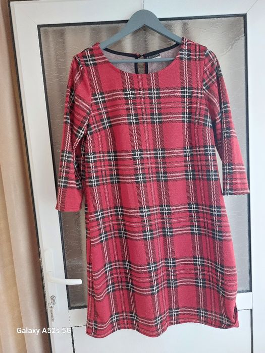 Еластична зимна рокля