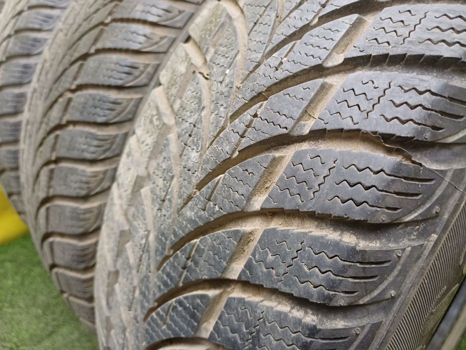 Шины 195/65 R15 MAXXIS комплект.
