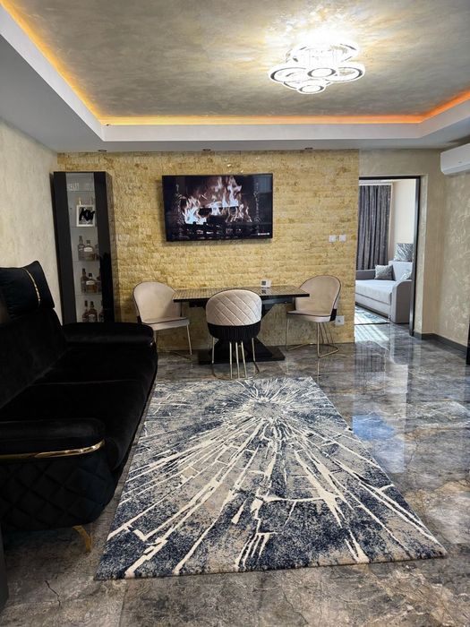 Apartament 3  camere  bloc nou