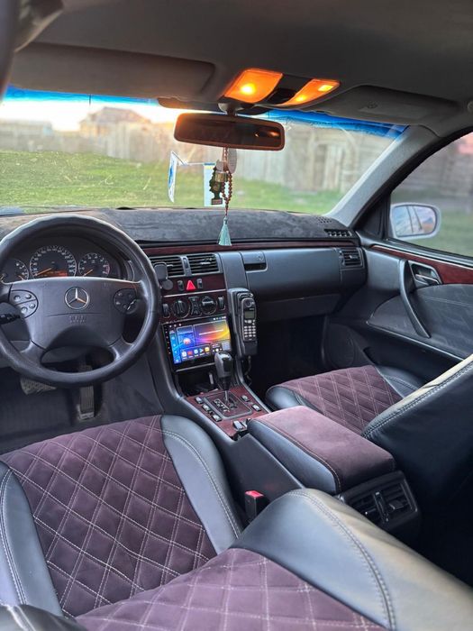 Продам машину W210