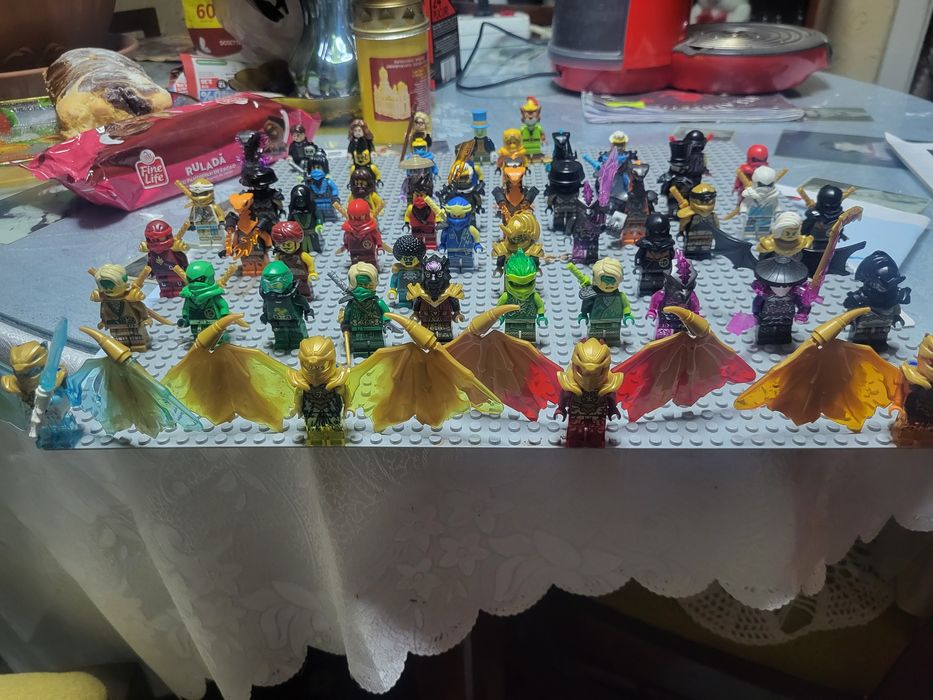 Vând seturi Lego