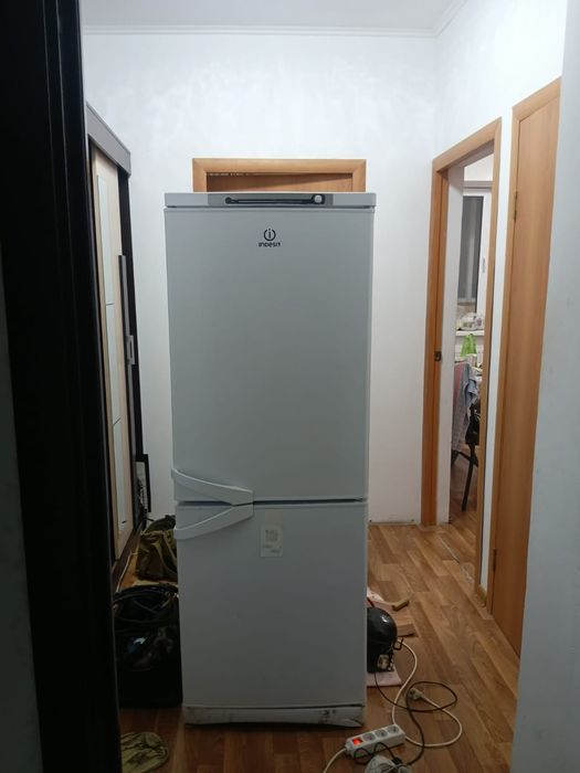 Продаётся холодильник INDESIT б/у