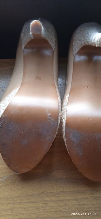 Туфли размер 37, светлые,