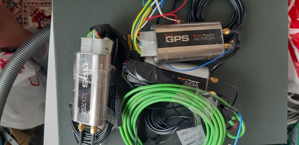 Продава GPS тракери