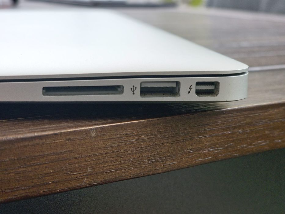 Macbook Air 2011 - i5 1,7 ghz - 4gb ram - SSD 256 gb