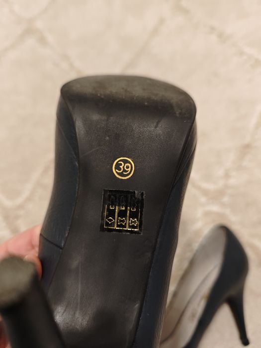 Тъмно сини кожени обувки на ток естествена кожа отворени пръсти