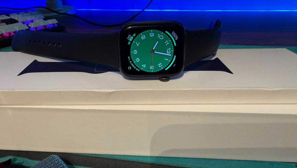 Apple Watch Series 5 44mm Aluminium GPS Black