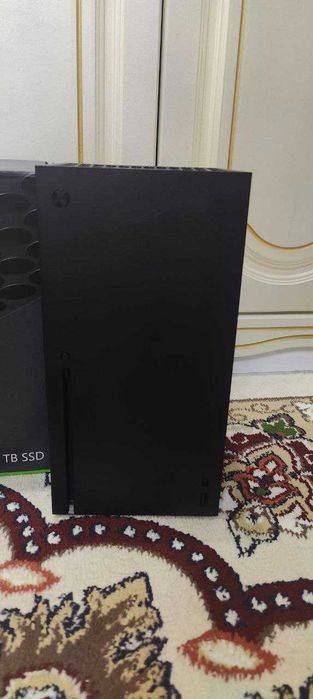продам Xbox series X 2 джойстик идеальном состоянии как новый 2023года