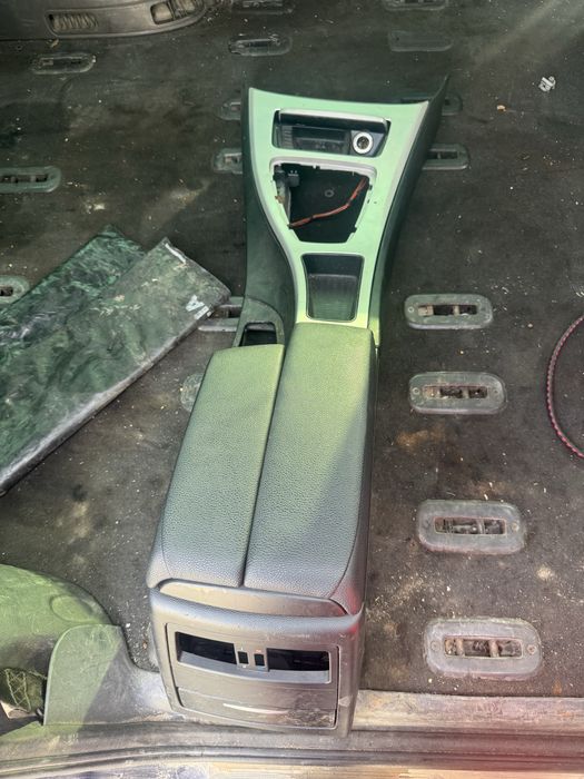 Двоен подлакътник бмв е90 е91 е92