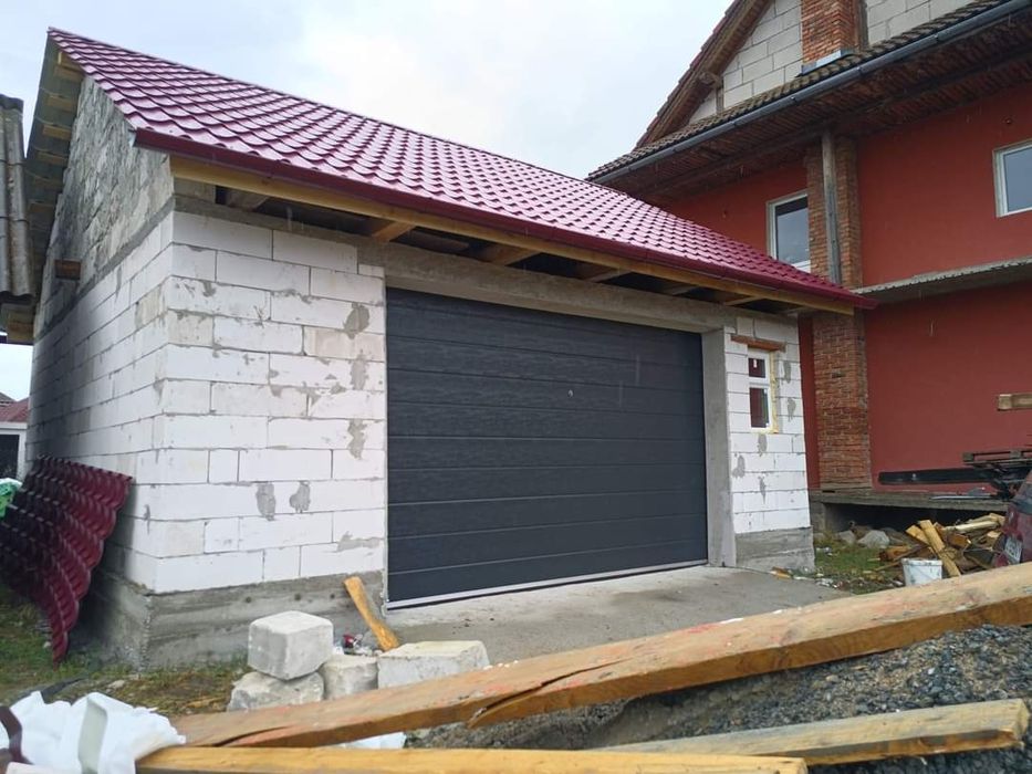 Usa de garaj secționala