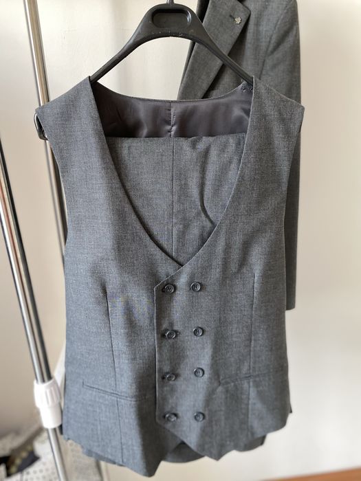 Сатылады Кастюм Шалбар жилеткасымен