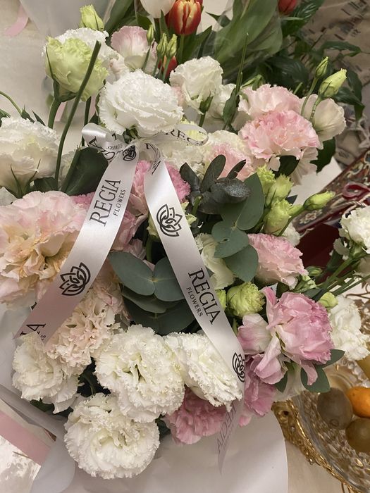 2 корзины и букет цветов