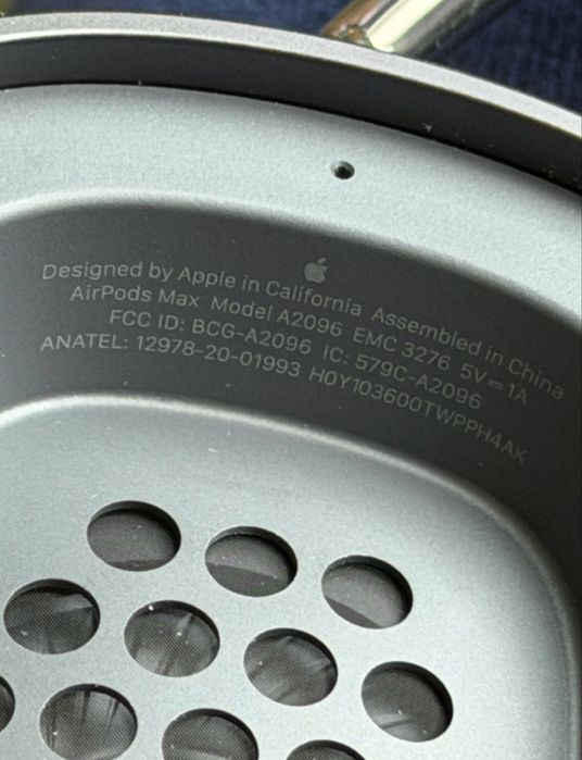 Apple Airpods Max 1. Lightning