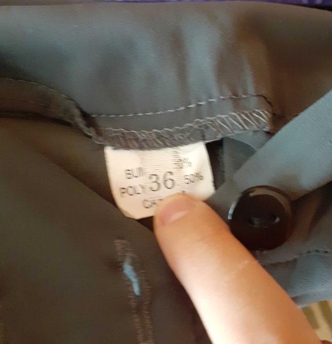 Pantaloni gri inchis