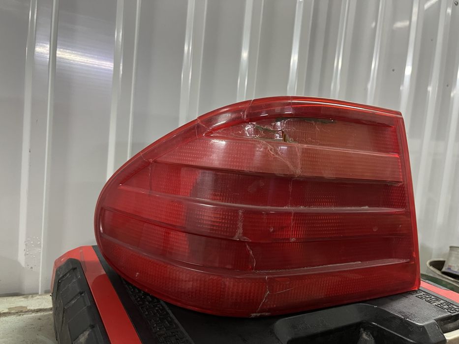 Продам фара мерседес 210