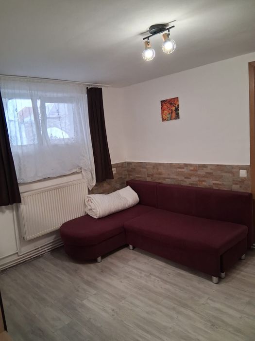 Închiriez garsoniera la casa